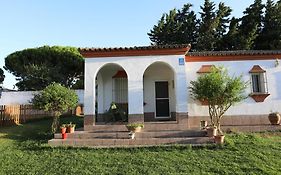 Chalet con piscina, amplio jardin y aire acondicionado