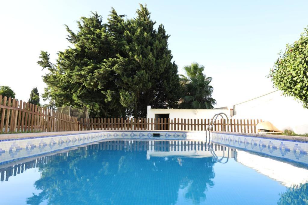 Chalet con piscina, amplio jardin y aire acondicionado Chiclana de la Frontera Exterior foto